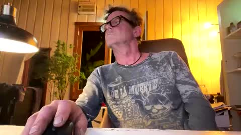 Snapshot of durakbrina chatting on 09-16-25, 02:01 Durakbrina online show from 09-16-25, 02:01