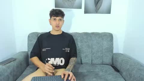 Snapshot of dust_couple chatting on 03-06-26, 10:28 Nicolle y Julian online show from 03-06-26, 10:28