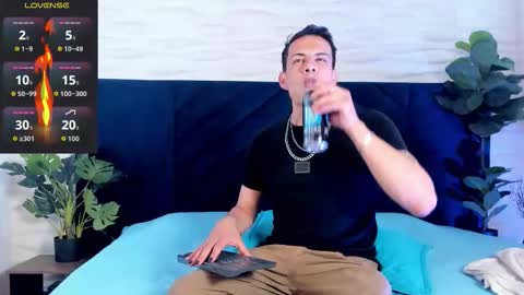 Dustin Sonne online show from 10-21-25, 03:51