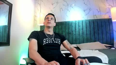 Dustin Sonne online show from 06-08-26, 03:29