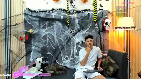 Snapshot of dustinandjordan chatting on 10-19-25, 04:57 dustinandjordan online show from 10-19-25, 04:57