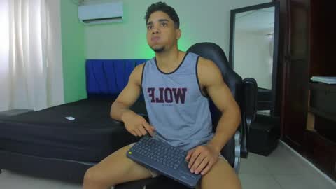 Snapshot of dustyn__michelle chatting on 03-20-26, 03:50 DUSTYN MICHELLE online show from 03-20-26, 03:50