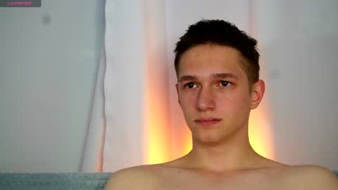 Snapshot of dustyn_fox chatting on 12-06-24, 05:33 Dustyn online show from 12-06-24, 05:33