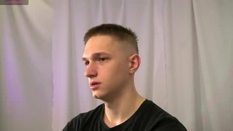 Snapshot of dustyn_fox chatting on 12-13-24, 02:27 Dustyn online show from 12-13-24, 02:27