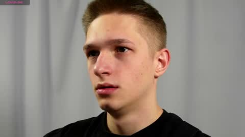 Snapshot of dustyn_fox chatting on 01-04-25, 02:46 Dustyn online show from 01-04-25, 02:46