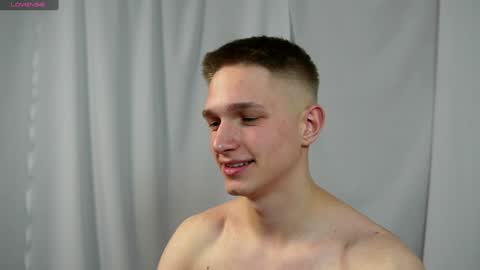Snapshot of dustyn_fox chatting on 01-10-25, 05:13 Dustyn online show from 01-10-25, 05:13