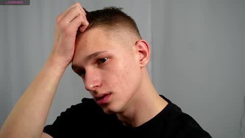 Snapshot of dustyn_fox chatting on 01-16-25, 02:08 Dustyn online show from 01-16-25, 02:08