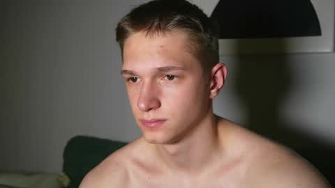 Snapshot of dustyn_fox chatting on 01-29-25, 08:40 Dustyn online show from 01-29-25, 08:40