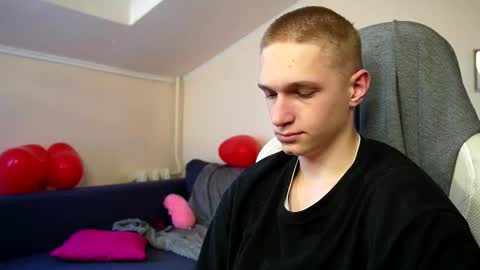 Snapshot of dustyn_fox chatting on 02-18-25, 02:16 Dustyn online show from 02-18-25, 02:16