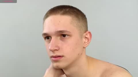 Snapshot of dustyn_fox chatting on 02-21-25, 12:17 Dustyn online show from 02-21-25, 12:17