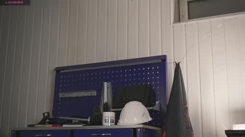 Snapshot of dustyn_fox chatting on 09-08-25, 04:39 Dustyn online show from 09-08-25, 04:39