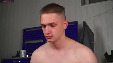 Snapshot of dustyn_fox chatting on 10-16-25, 04:41 Dustyn online show from 10-16-25, 04:41