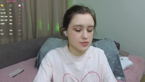 Snapshot of dusyastar chatting on 02-10-25, 09:14 Dusya online show from 02-10-25, 09:14