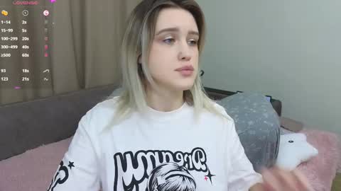 Snapshot of dusyastar chatting on 02-12-25, 12:33 Dusya online show from 02-12-25, 12:33