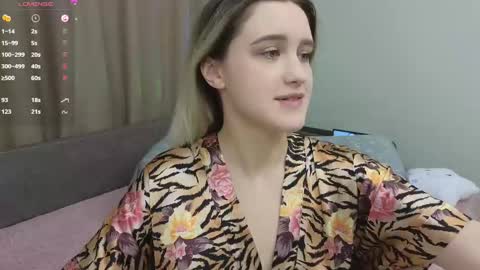 Snapshot of dusyastar chatting on 02-23-25, 10:17 Dusya online show from 02-23-25, 10:17