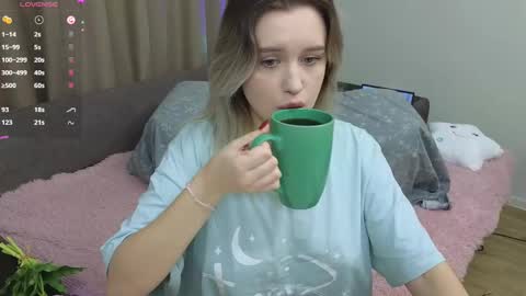 Snapshot of dusyastar chatting on 02-26-25, 03:08 Dusya online show from 02-26-25, 03:08