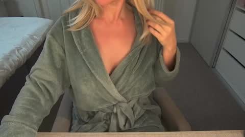 Ambertje040 online show from 12-05-25, 08:23