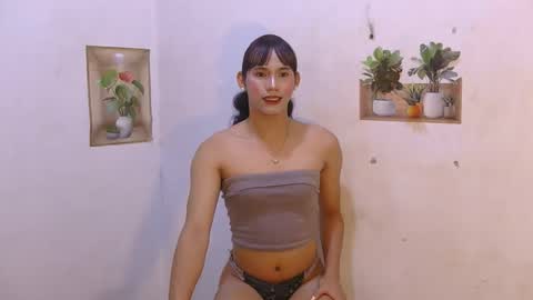 Snapshot of dy_namite chatting on 05-12-26, 05:21 dy_namite online show from 05-12-26, 05:21