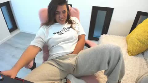 dayana online show from 11-22-25, 05:17