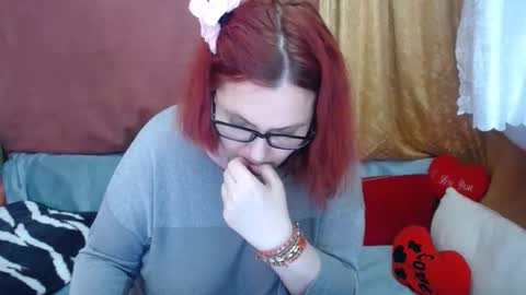 Snapshot of dyannelovee chatting on 05-04-26, 08:16 Dyanne online show from 05-04-26, 08:16