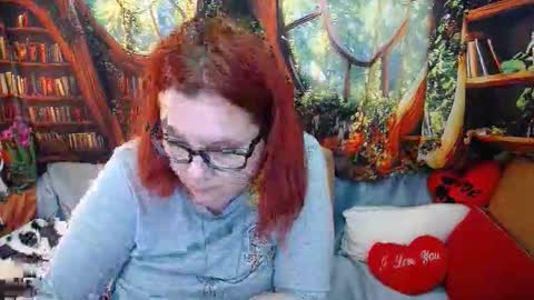 Snapshot of dyannelovee chatting on 05-29-26, 02:48 Dyanne online show from 05-29-26, 02:48