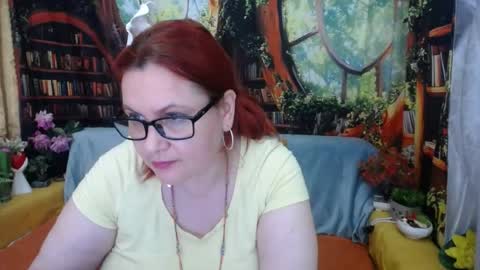 Snapshot of dyannelovee chatting on 06-14-26, 08:55 Dyanne online show from 06-14-26, 08:55