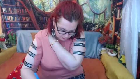 Snapshot of dyannelovee chatting on 06-16-26, 11:57 Dyanne online show from 06-16-26, 11:57