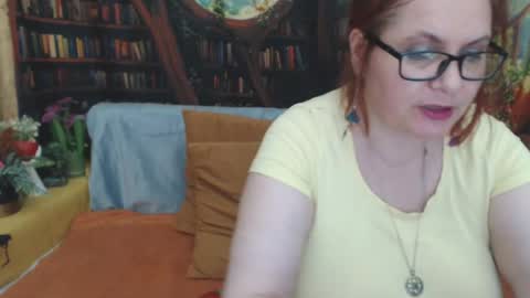 Snapshot of dyannelovee chatting on 06-17-26, 06:31 Dyanne online show from 06-17-26, 06:31