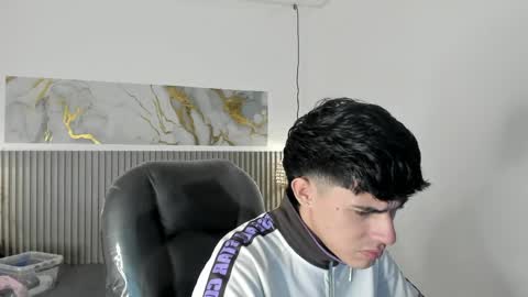 dyla_n18_ online show from 04-27-26, 09:13