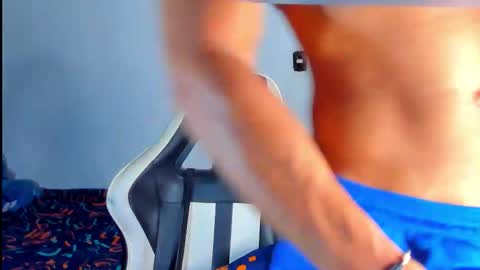 Snapshot of dylan_jake1 chatting on 12-18-25, 03:07 Dylan online show from 12-18-25, 03:07