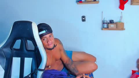 Snapshot of dylan_jake1 chatting on 02-25-26, 02:27 Dylan online show from 02-25-26, 02:27