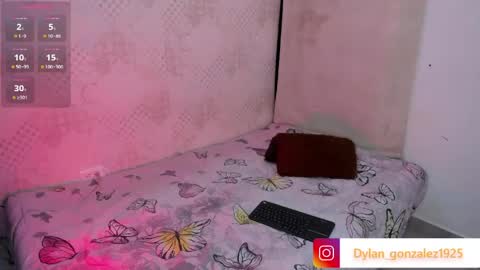 Snapshot of dylan_tturnerr chatting on 04-30-26, 10:43 Dylan online show from 04-30-26, 10:43