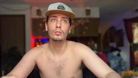 Snapshot of dylandaniel69 chatting on 10-17-25, 10:01 Dylan Daniel 7.8 online show from 10-17-25, 10:01