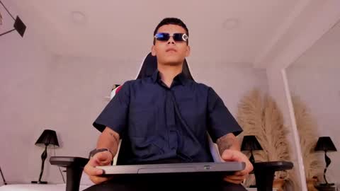 dylanroyce_ online show from 06-08-26, 01:22