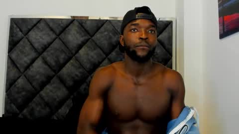 Dylan Taylor online show from 10-12-25, 02:49