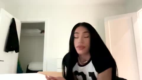 Snapshot of dynasty313 chatting on 01-11-26, 10:26 Dynasty online show from 01-11-26, 10:26