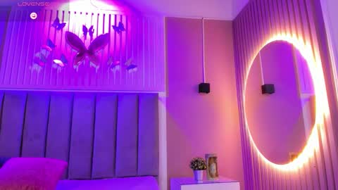 Juana online show from 10-18-25, 11:11