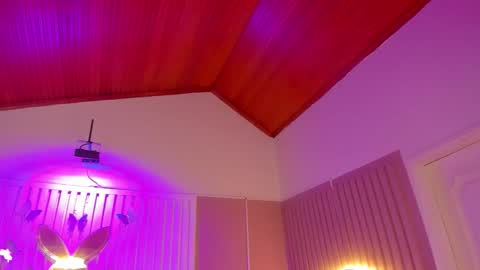 Juana online show from 11-18-25, 11:14