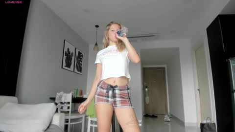 fansly - yourbestbaby online show from 01-09-25, 02:22