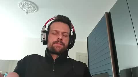 Snapshot of eaglecrm chatting on 03-21-26, 09:47 eaglecrm online show from 03-21-26, 09:47