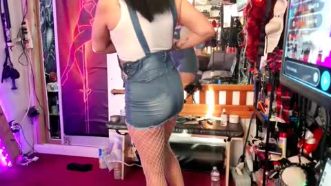 Snapshot of eandj8786 chatting on 12-03-24, 08:17 Kryztal Klear Jaxx online show from 12-03-24, 08:17