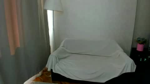 Emma online show from 06-18-26, 06:35