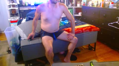 eastbayboy57 online show from 06-12-26, 05:17