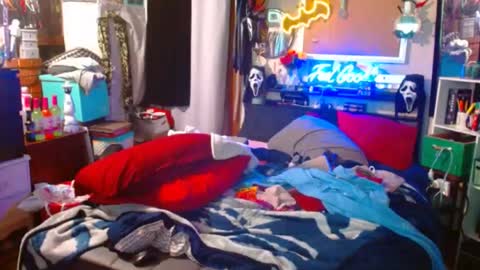 eastbayboy57 online show from 06-25-26, 05:56