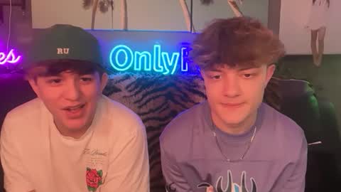 Snapshot of eastinwestin chatting on 03-10-26, 06:18 eastinwestin online show from 03-10-26, 06:18