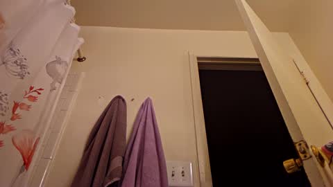 easybreezy69 online show from 02-21-25, 11:01