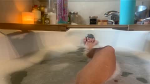 Snapshot of eatme_six9 chatting on 06-01-26, 07:15 Six online show from 06-01-26, 07:15