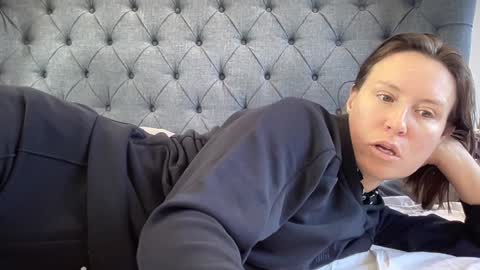 Snapshot of eatmypie69 chatting on 09-22-25, 12:07 Nadia Ferreira  online show from 09-22-25, 12:07