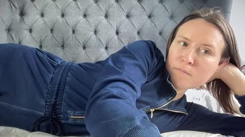 Snapshot of eatmypie69 chatting on 11-12-25, 10:48 Nadia Ferreira online show from 11-12-25, 10:48