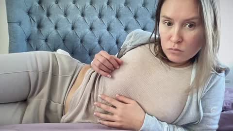 Snapshot of eatmypie69 chatting on 12-03-25, 10:24 Nadia Ferreira online show from 12-03-25, 10:24